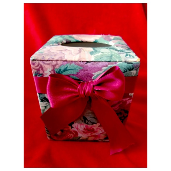 Vintage 80s Handmade Floral Fabric Cube Tissue Box Cover Holder - Picture 3 of 9